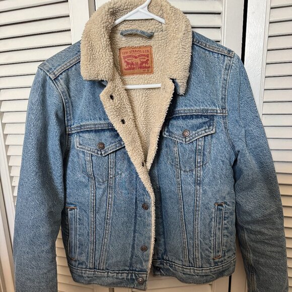 Levi's Jackets & Blazers - Women's Levi's Sherpa Lined Trucker Jacket